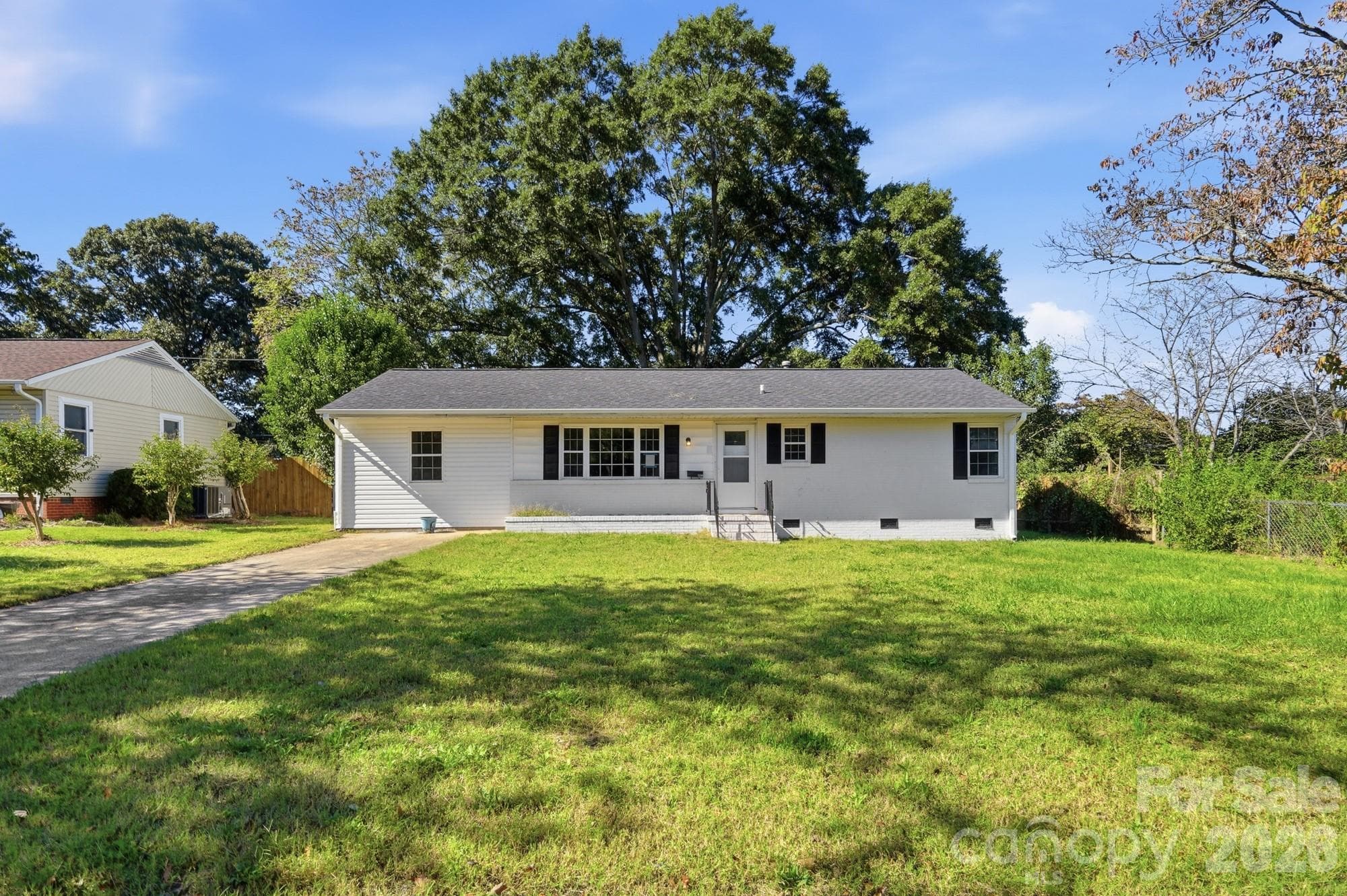 Single Family Residence at 1122 E Park Drive, Gastonia, photo 4 of 46