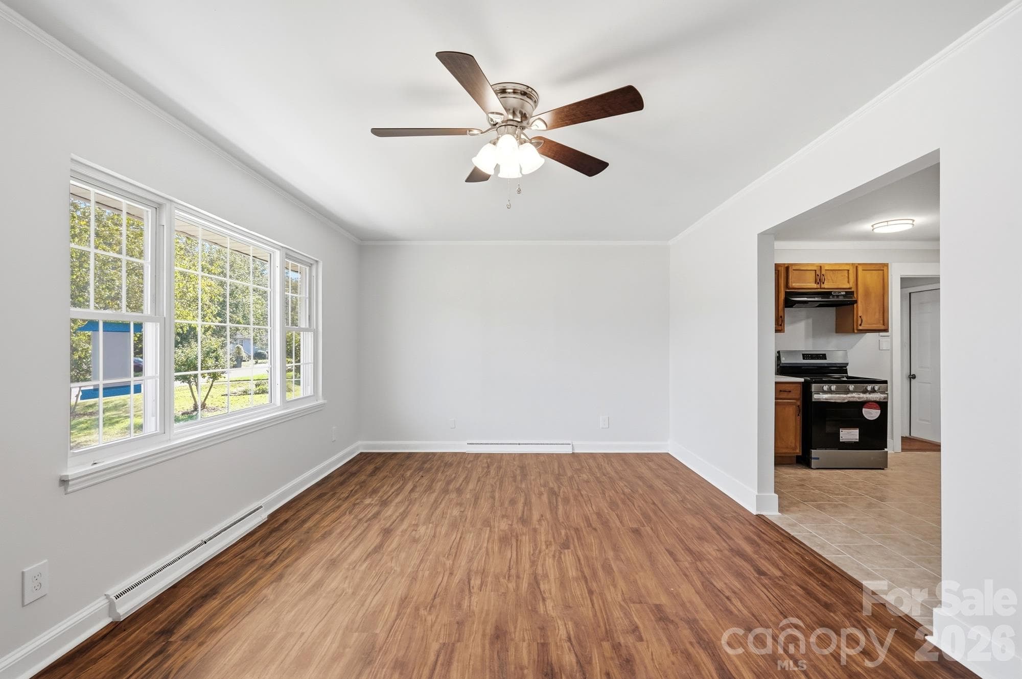 Single Family Residence at 1122 E Park Drive, Gastonia, photo 9 of 46