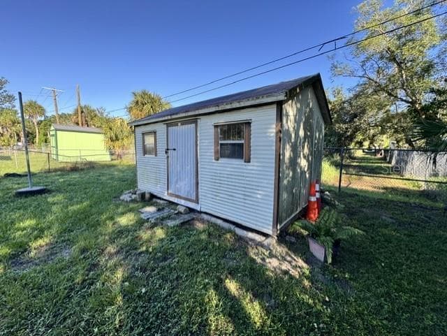 Single Family Residence at 3205 W NAPOLEON AVE, TAMPA, photo 10 of 12