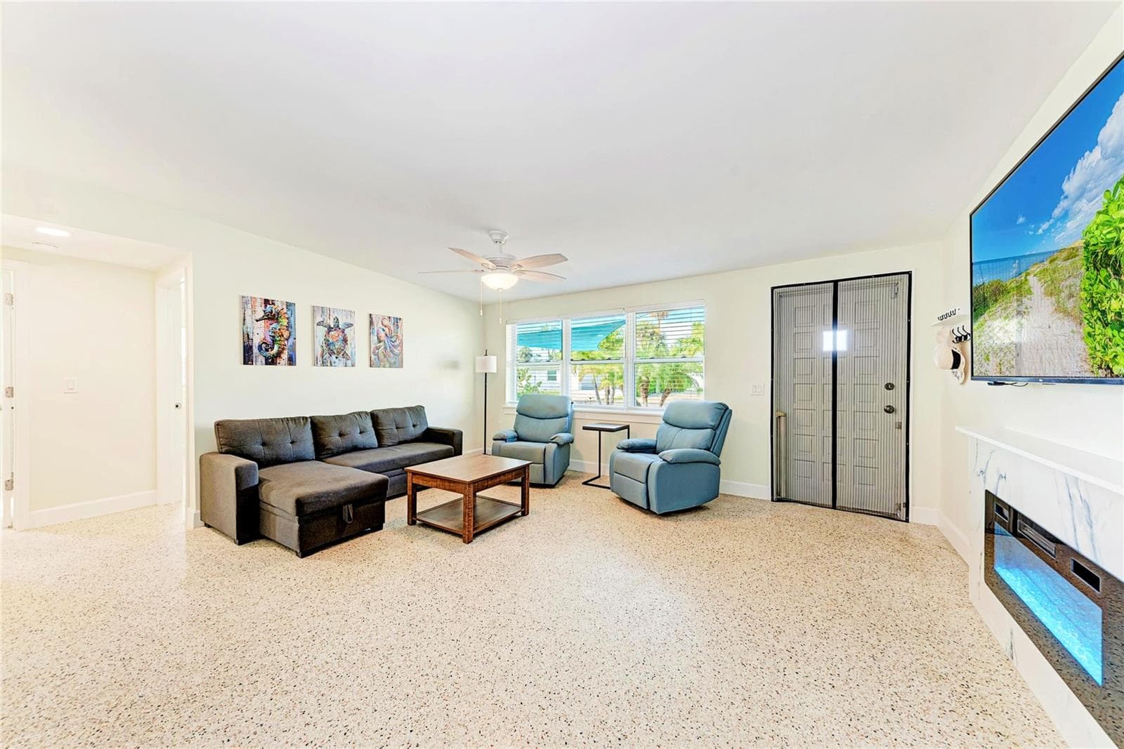 Single Family Residence at 503 BAYVIEW DR, HOLMES BEACH, photo 9 of 54