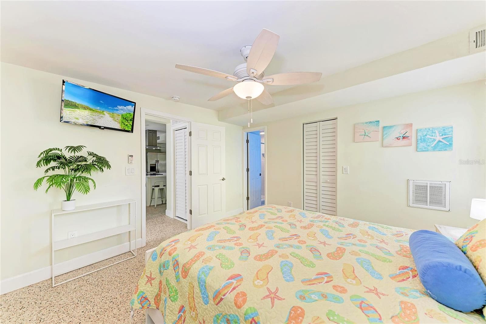 Single Family Residence at 503 BAYVIEW DR, HOLMES BEACH, photo 18 of 54