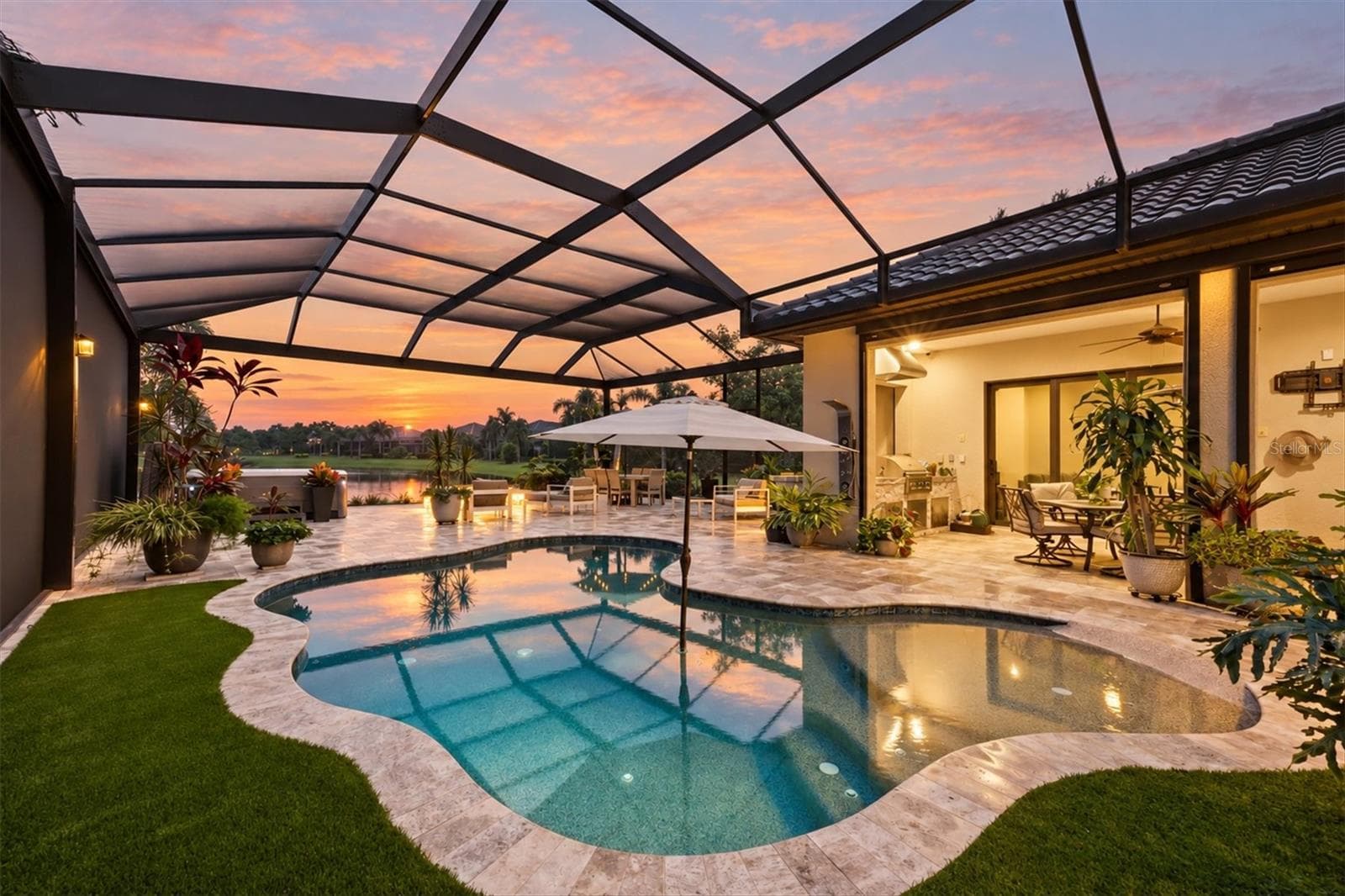 Single Family Residence at 7235 PRESTBURY CIR, LAKEWOOD RANCH, photo 4 of 43