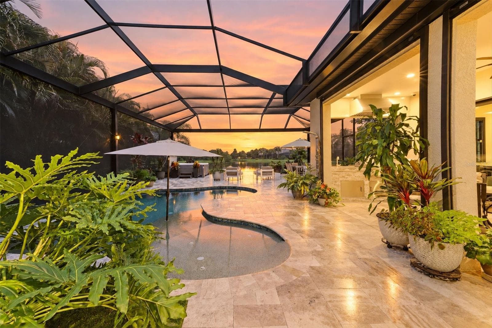 Single Family Residence at 7235 PRESTBURY CIR, LAKEWOOD RANCH, photo 5 of 43