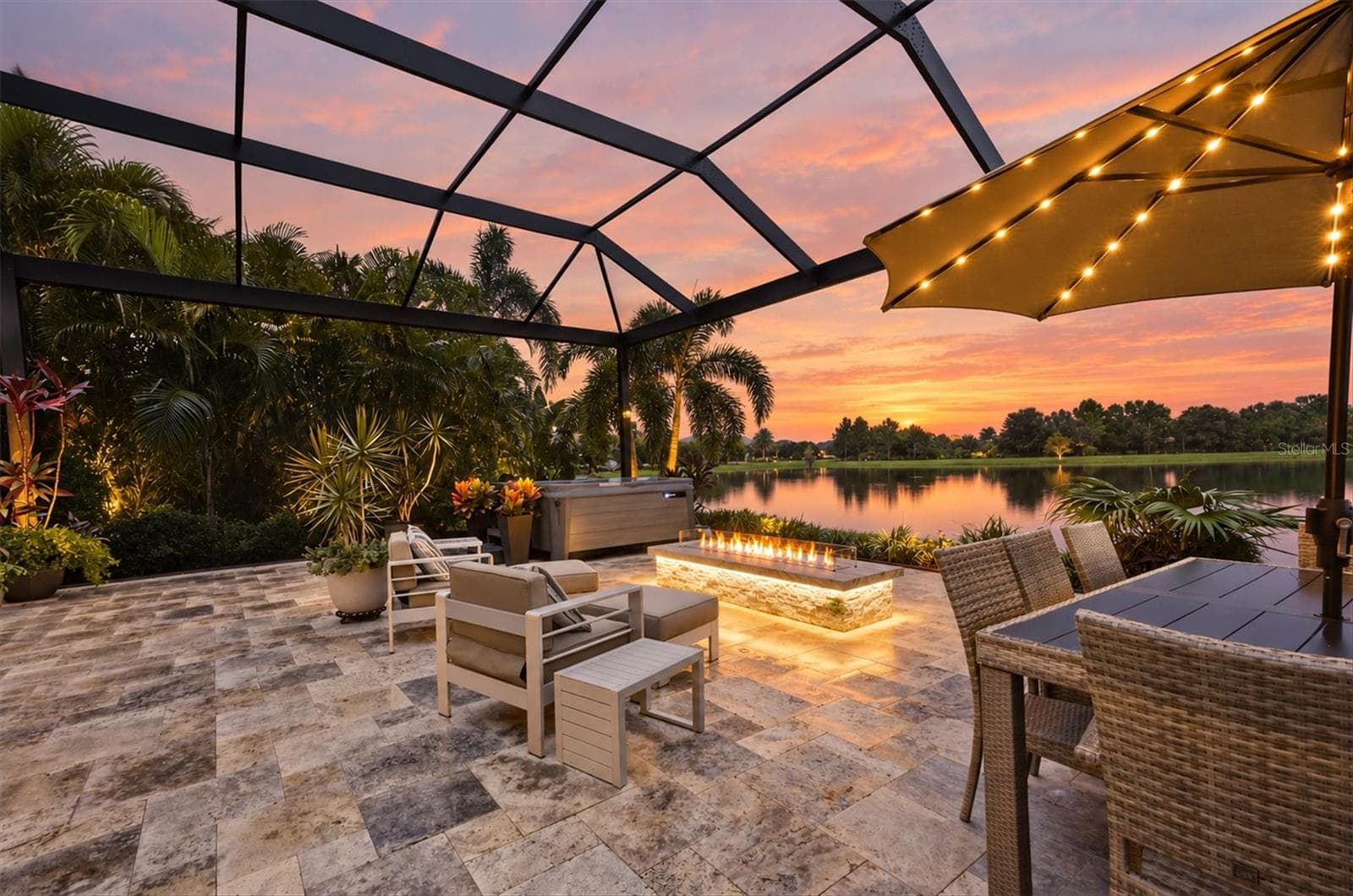 Single Family Residence at 7235 PRESTBURY CIR, LAKEWOOD RANCH, photo 7 of 43