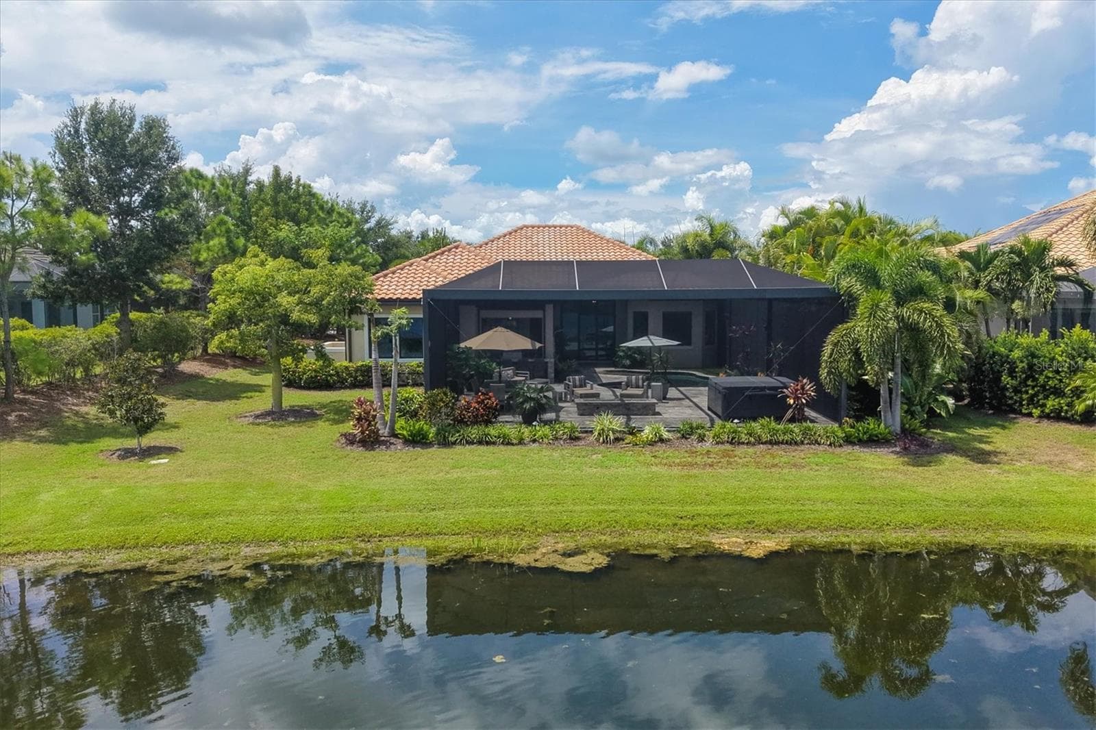 Single Family Residence at 7235 PRESTBURY CIR, LAKEWOOD RANCH, photo 33 of 43