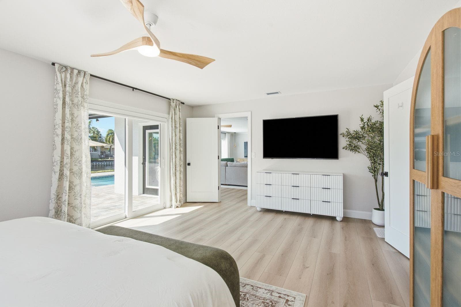 Single Family Residence at 3932 SHORE ACRES BLVD NE, ST PETERSBURG, photo 21 of 44