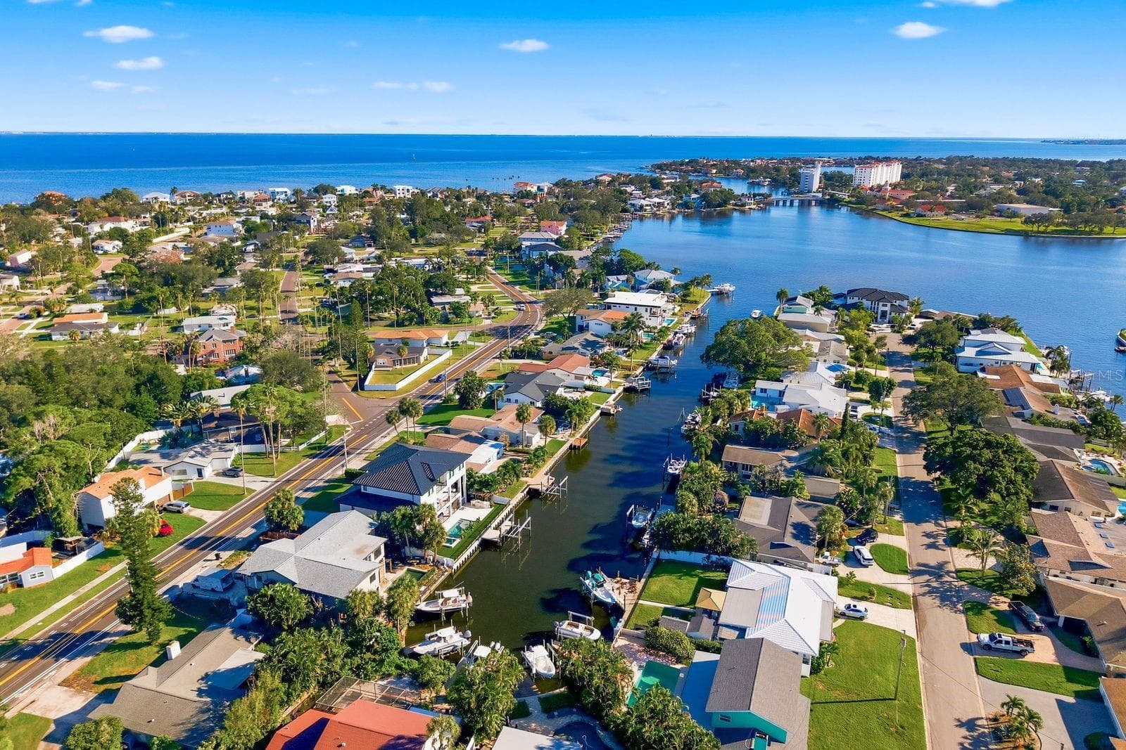 Single Family Residence at 3932 SHORE ACRES BLVD NE, ST PETERSBURG, photo 40 of 44