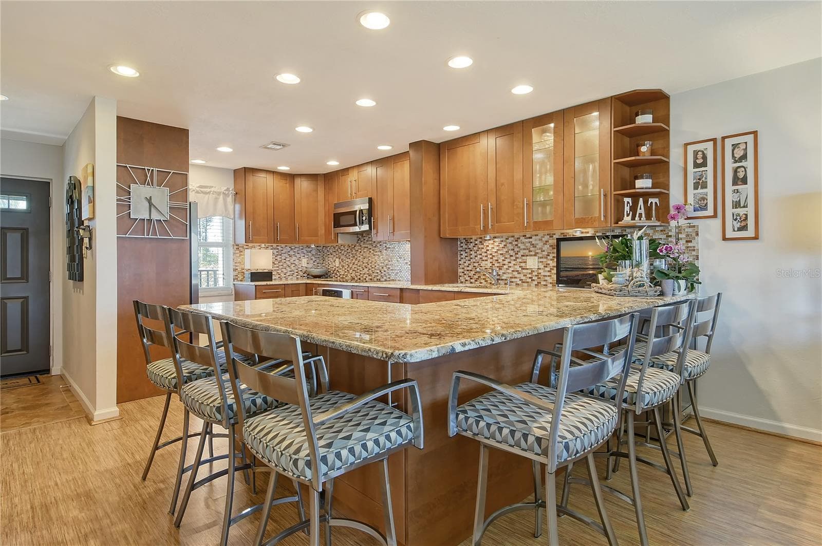 Casual Dining with Island Seathing for Six! - 4800 GULF OF MEXICO DR #205, LONGBOAT KEY