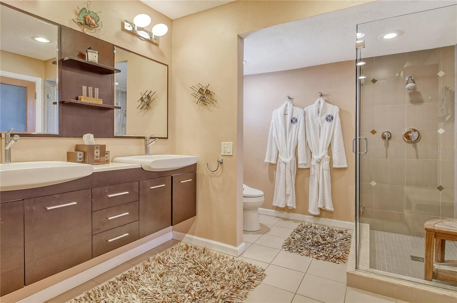 "En Suite" Bathroom! - 4800 GULF OF MEXICO DR #205, LONGBOAT KEY