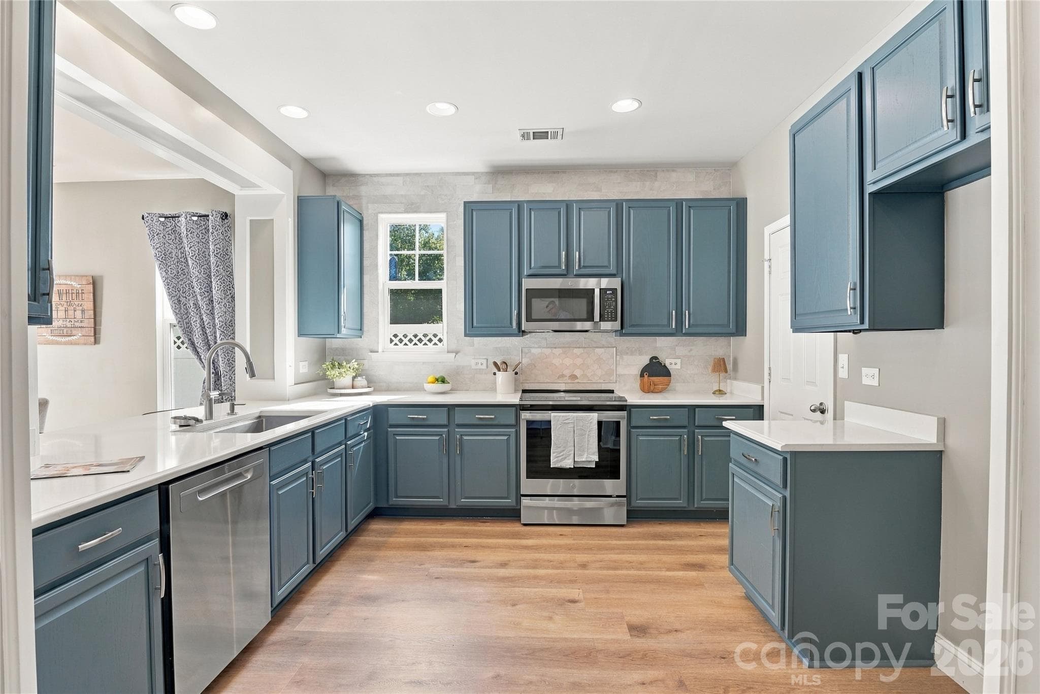 Townhouse at 230 River Clay Road, Fort Mill, photo 9 of 37