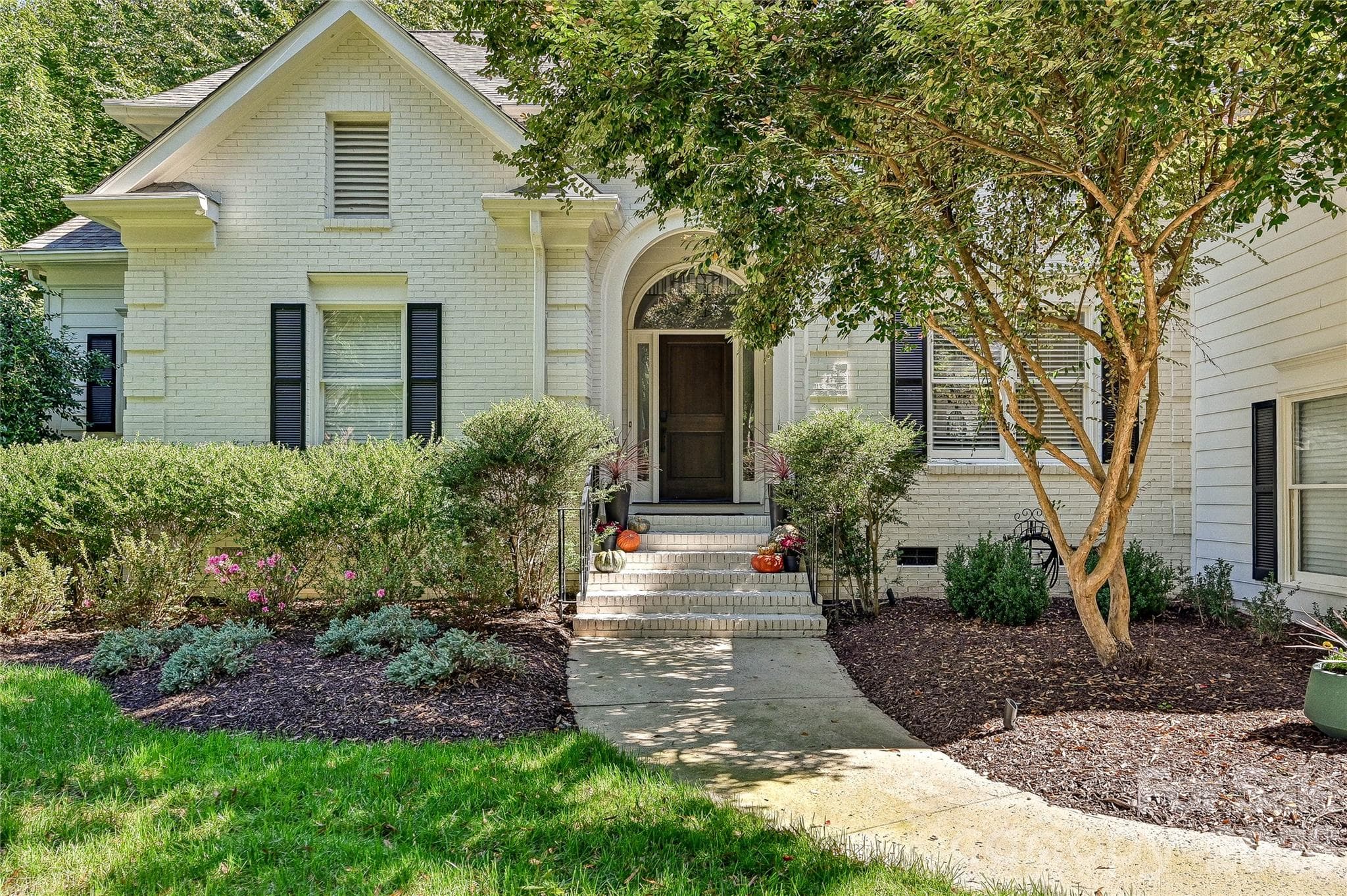 Single Family Residence at 16521 Plantation Woods Drive, Charlotte, photo 2 of 46