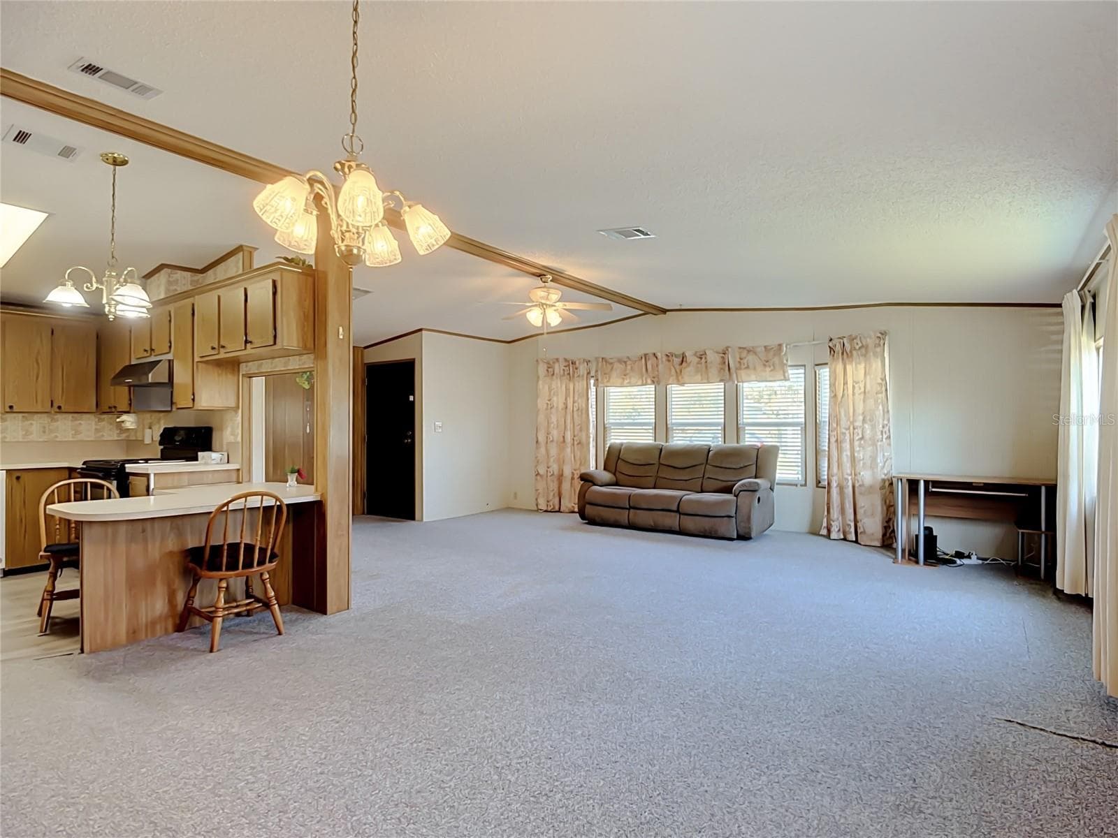 Manufactured Home at 4242 ORCHID BLVD, LAKE WALES, photo 4 of 42
