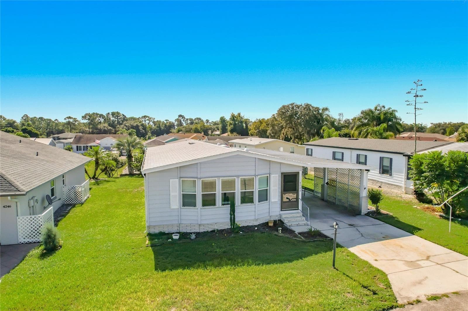Manufactured Home at 4242 ORCHID BLVD, LAKE WALES, photo 33 of 42