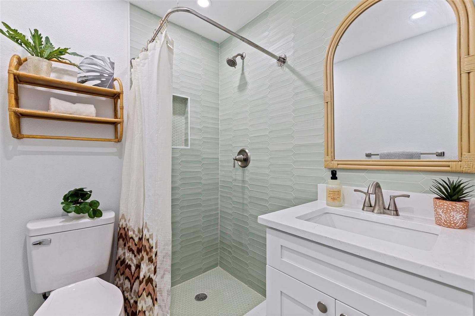 Single Family Residence at 4910 ROSEDALE PL N, ST PETERSBURG, photo 17 of 28
