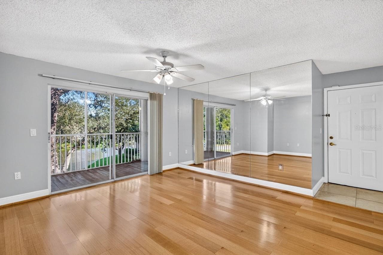 Condominium at 4211 CHATHAM OAK CT #111, TAMPA, photo 5 of 38