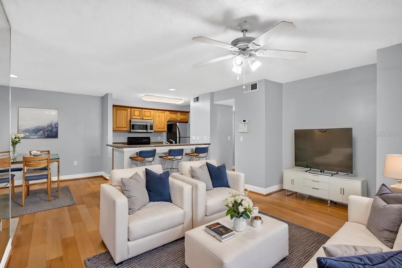 Condominium at 4211 CHATHAM OAK CT #111, TAMPA, photo 6 of 38