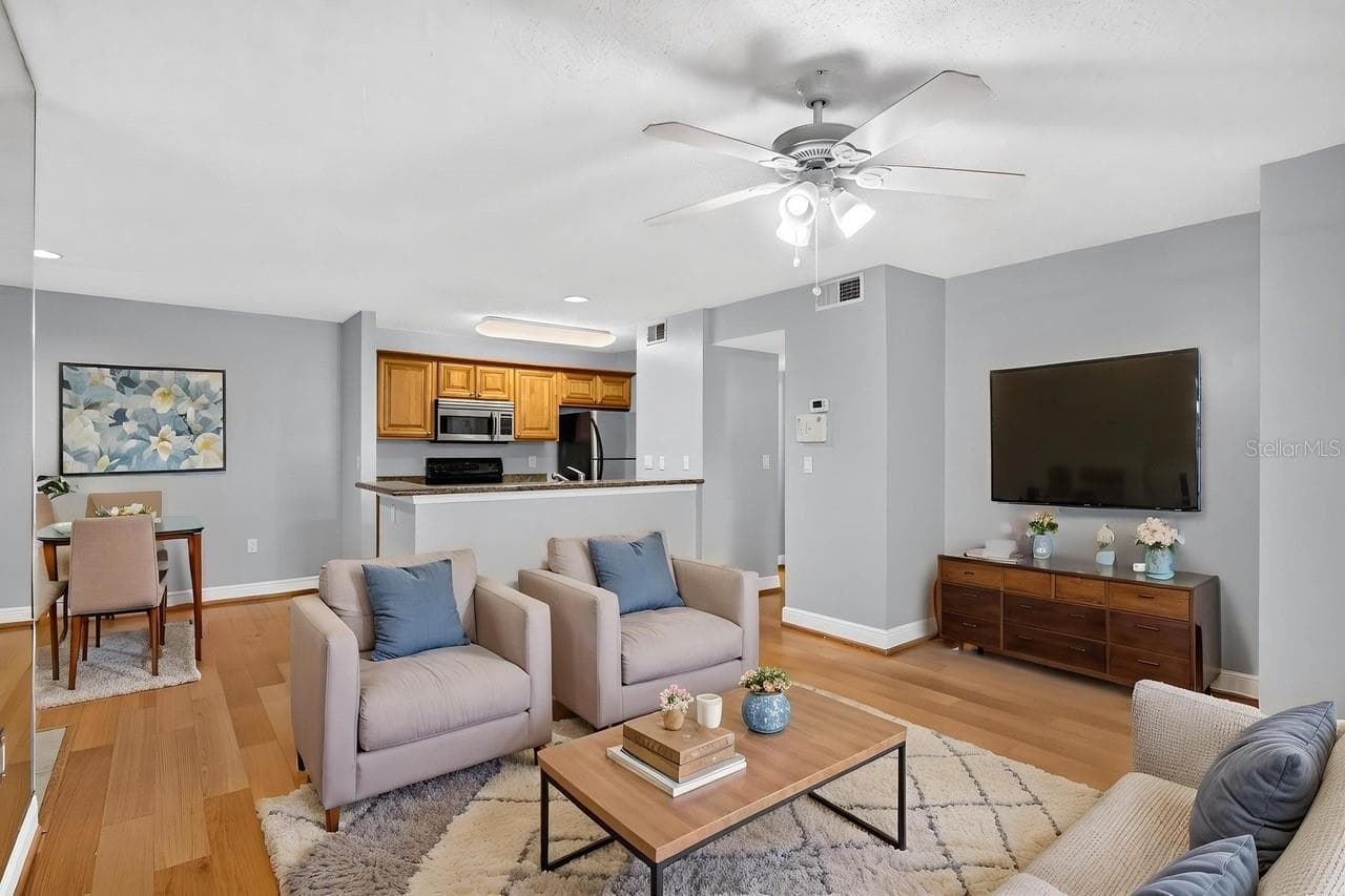 Condominium at 4211 CHATHAM OAK CT #111, TAMPA, photo 7 of 38