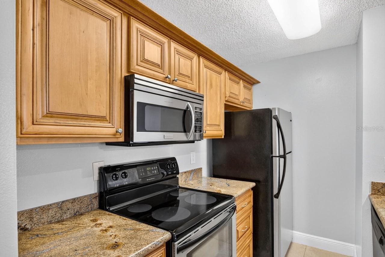 Condominium at 4211 CHATHAM OAK CT #111, TAMPA, photo 11 of 38