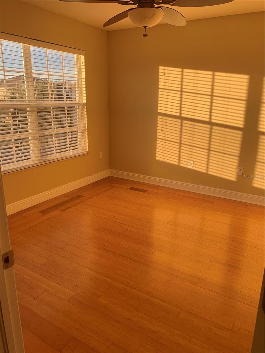 Single Family Residence at 8810 CAMERON CREST DR, TAMPA, photo 26 of 31