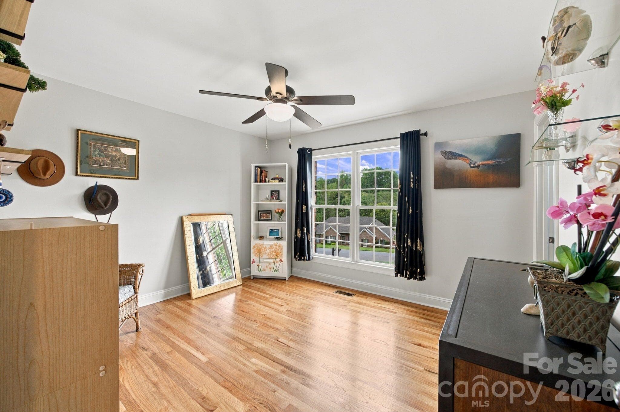 Single Family Residence at 1463 Brookstone Drive, Hickory, photo 20 of 48