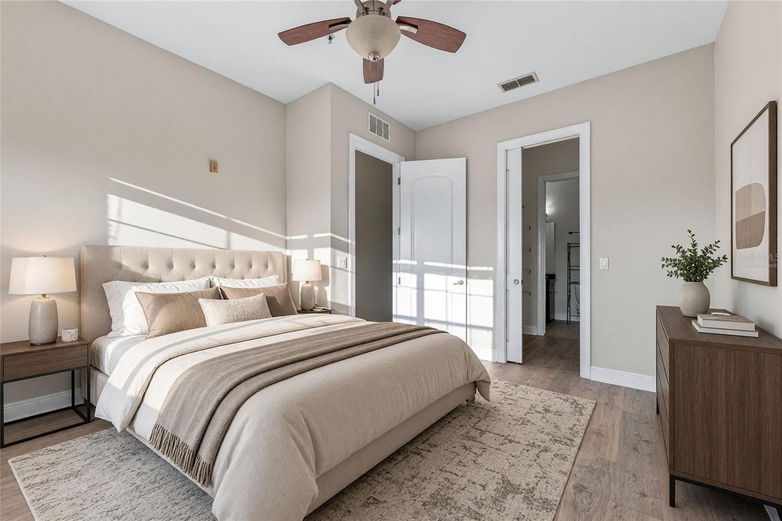 Virtually Staged - 230 SW 2ND AVE #404, GAINESVILLE