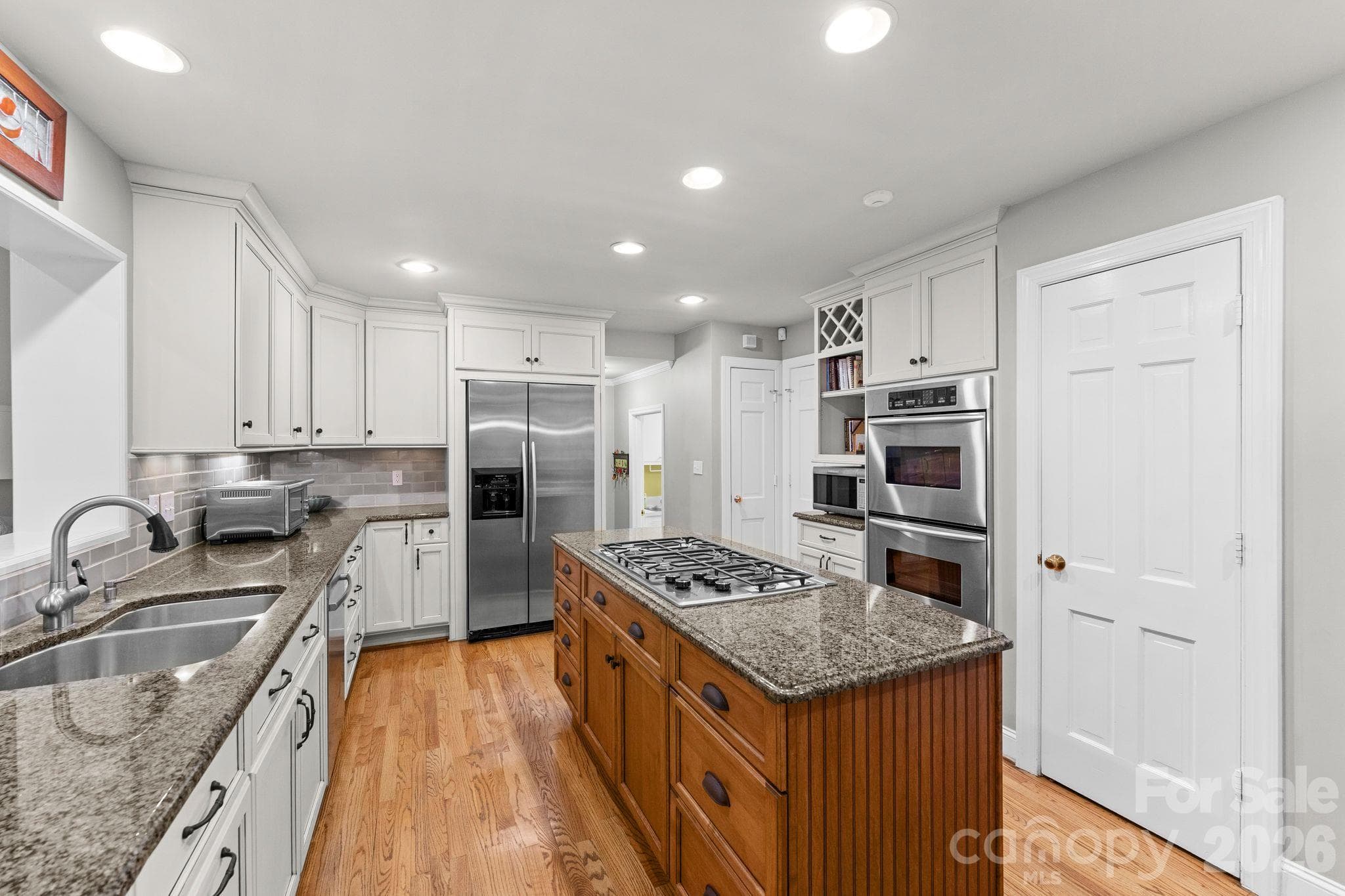 Island with additional storage - 2006 Grey Road, Davidson
