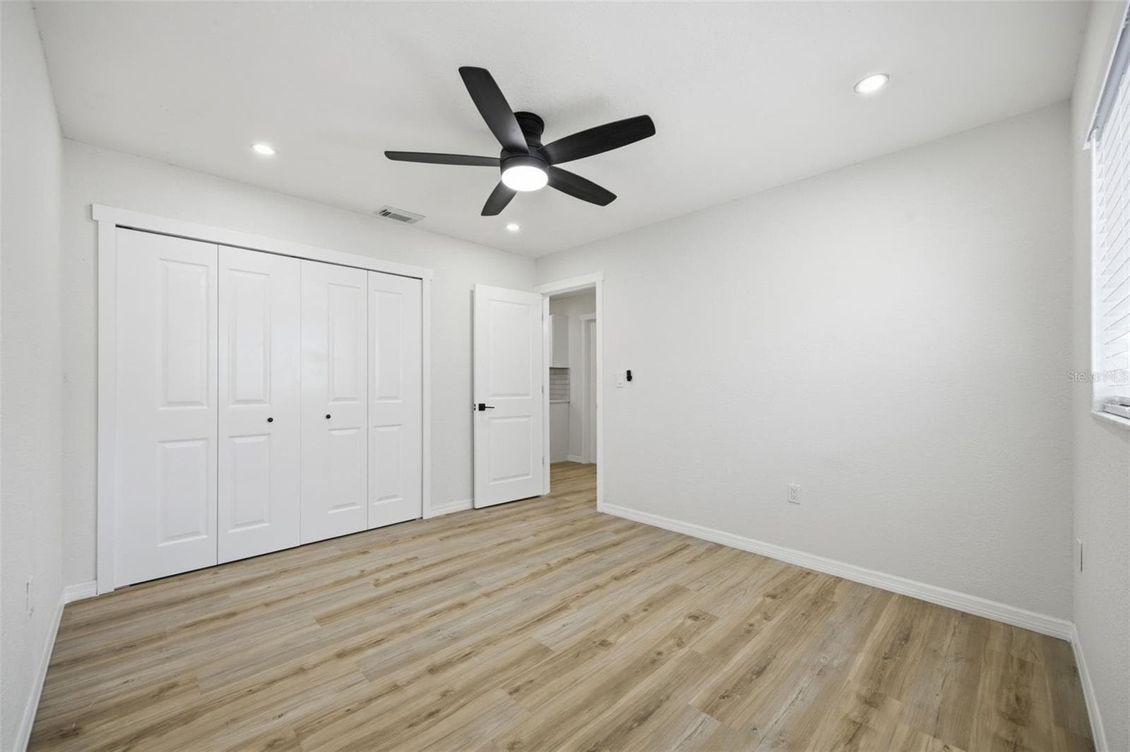 Single Family Residence at 12912 1ST ISLE, HUDSON, photo 19 of 51