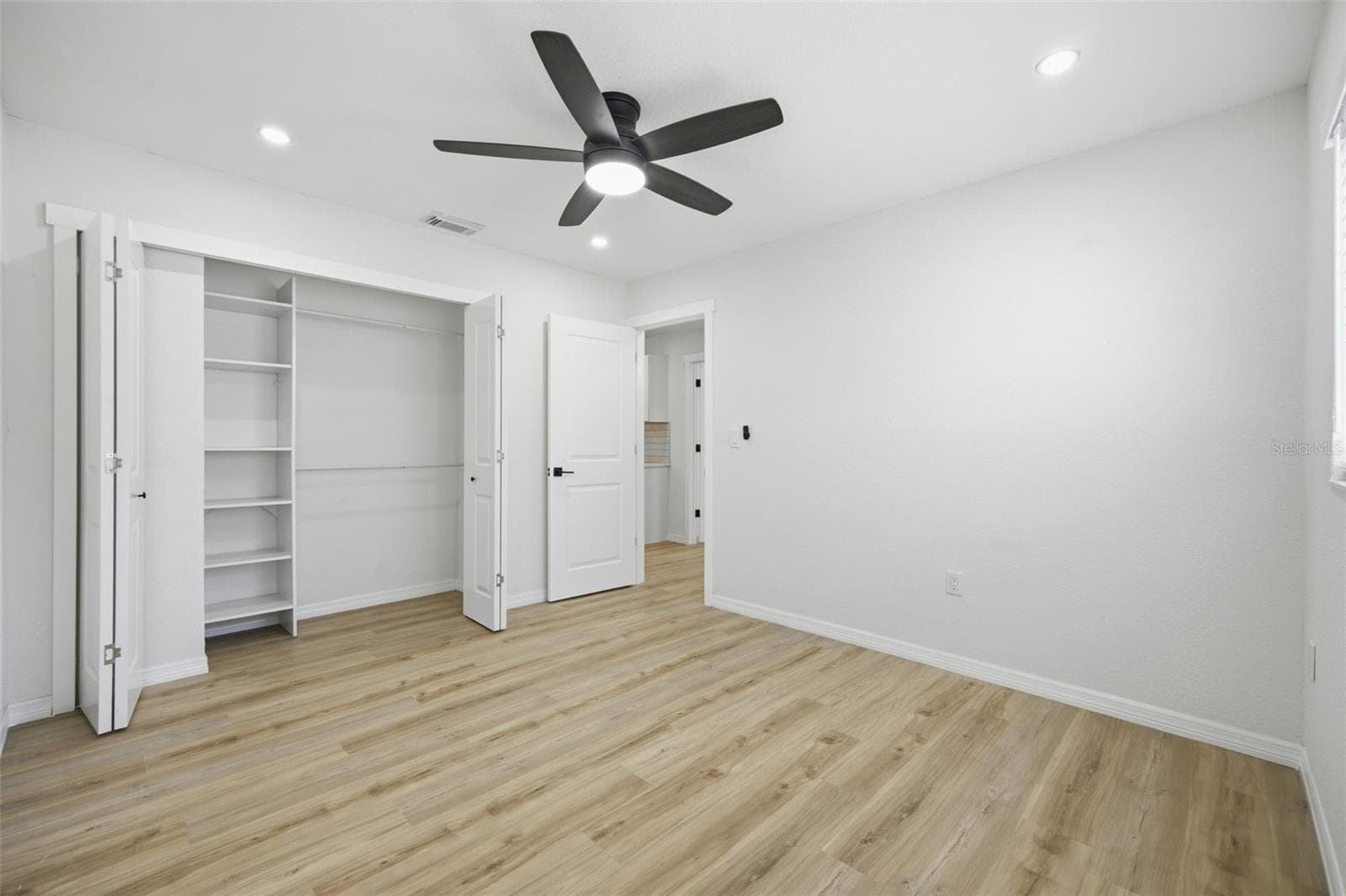 Single Family Residence at 12912 1ST ISLE, HUDSON, photo 22 of 51