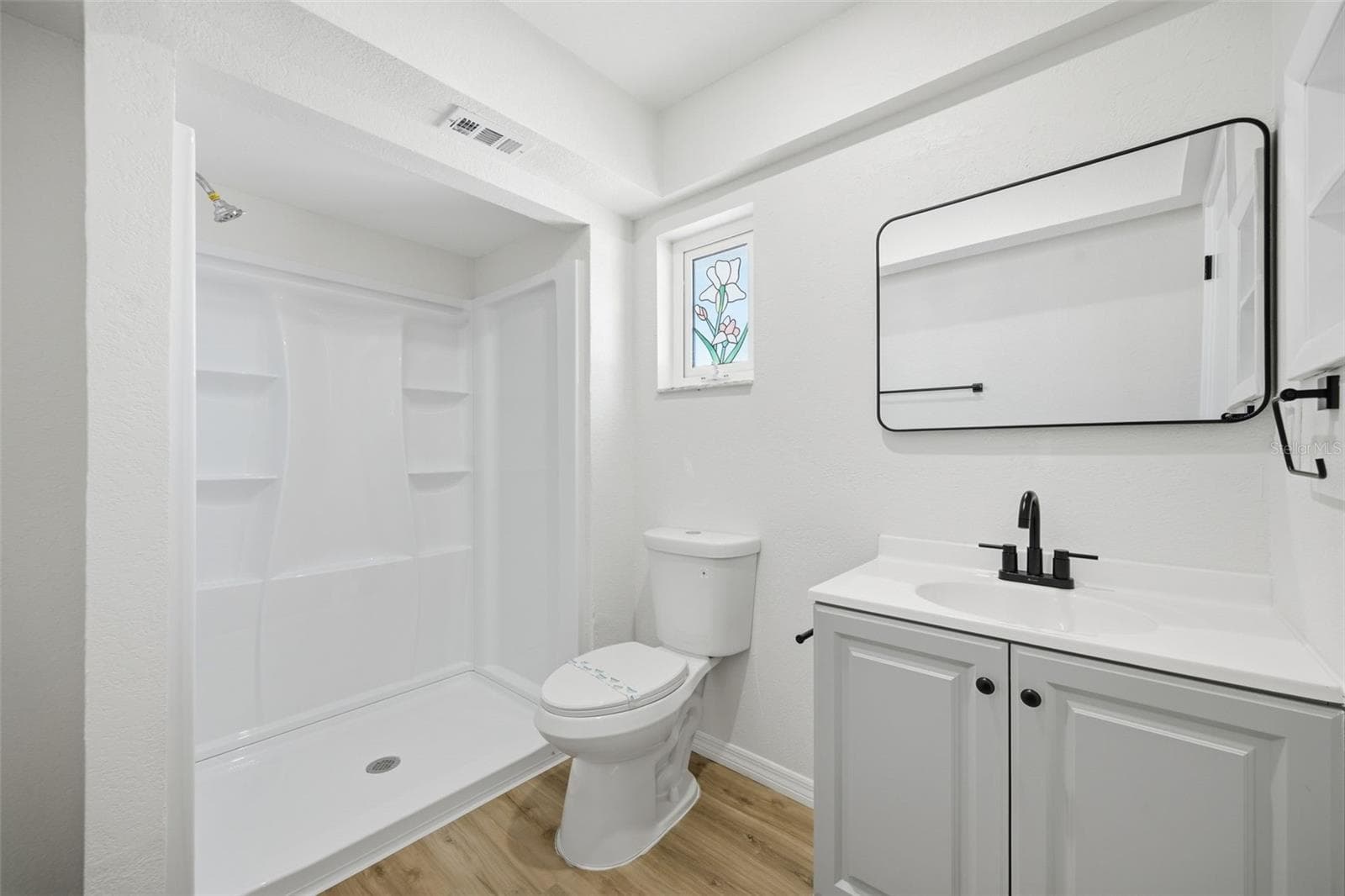 Single Family Residence at 12912 1ST ISLE, HUDSON, photo 27 of 51
