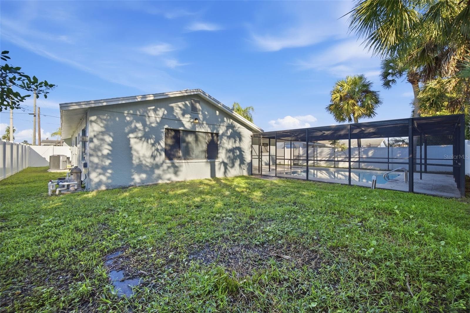 Single Family Residence at 12912 1ST ISLE, HUDSON, photo 35 of 51