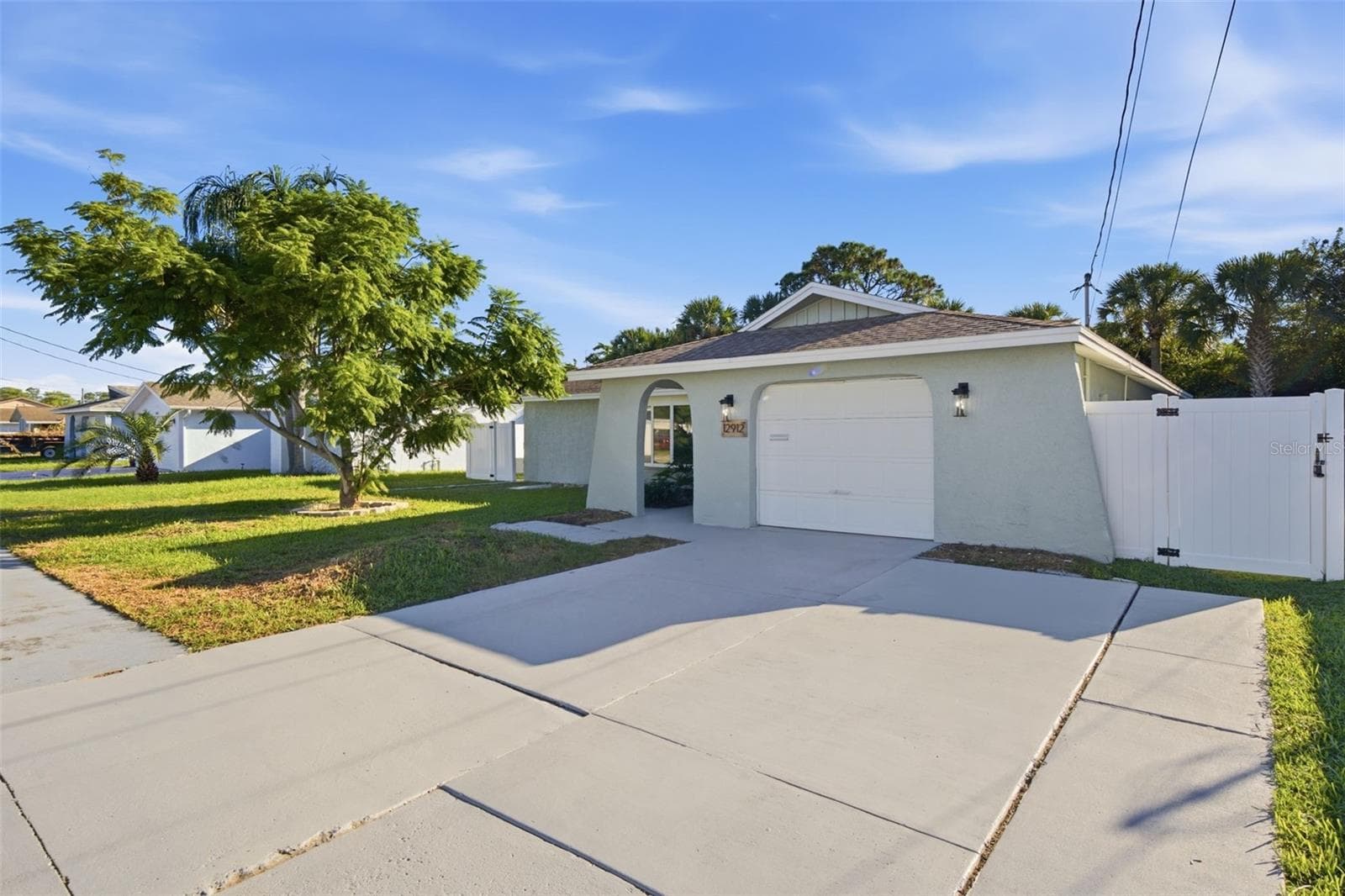 Single Family Residence at 12912 1ST ISLE, HUDSON, photo 37 of 51