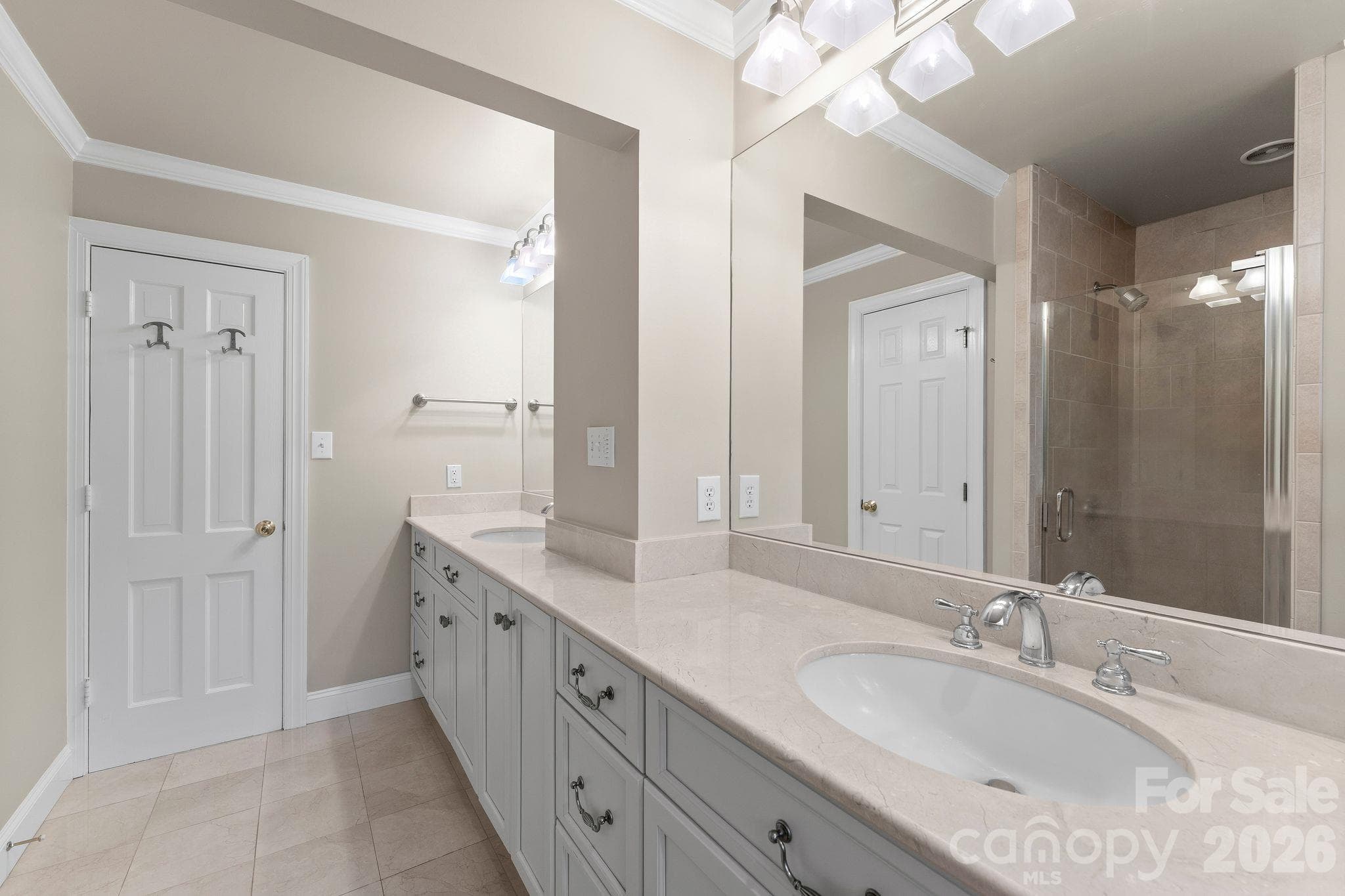 Large Primary Bathroom with two sinks - 2006 Grey Road, Davidson