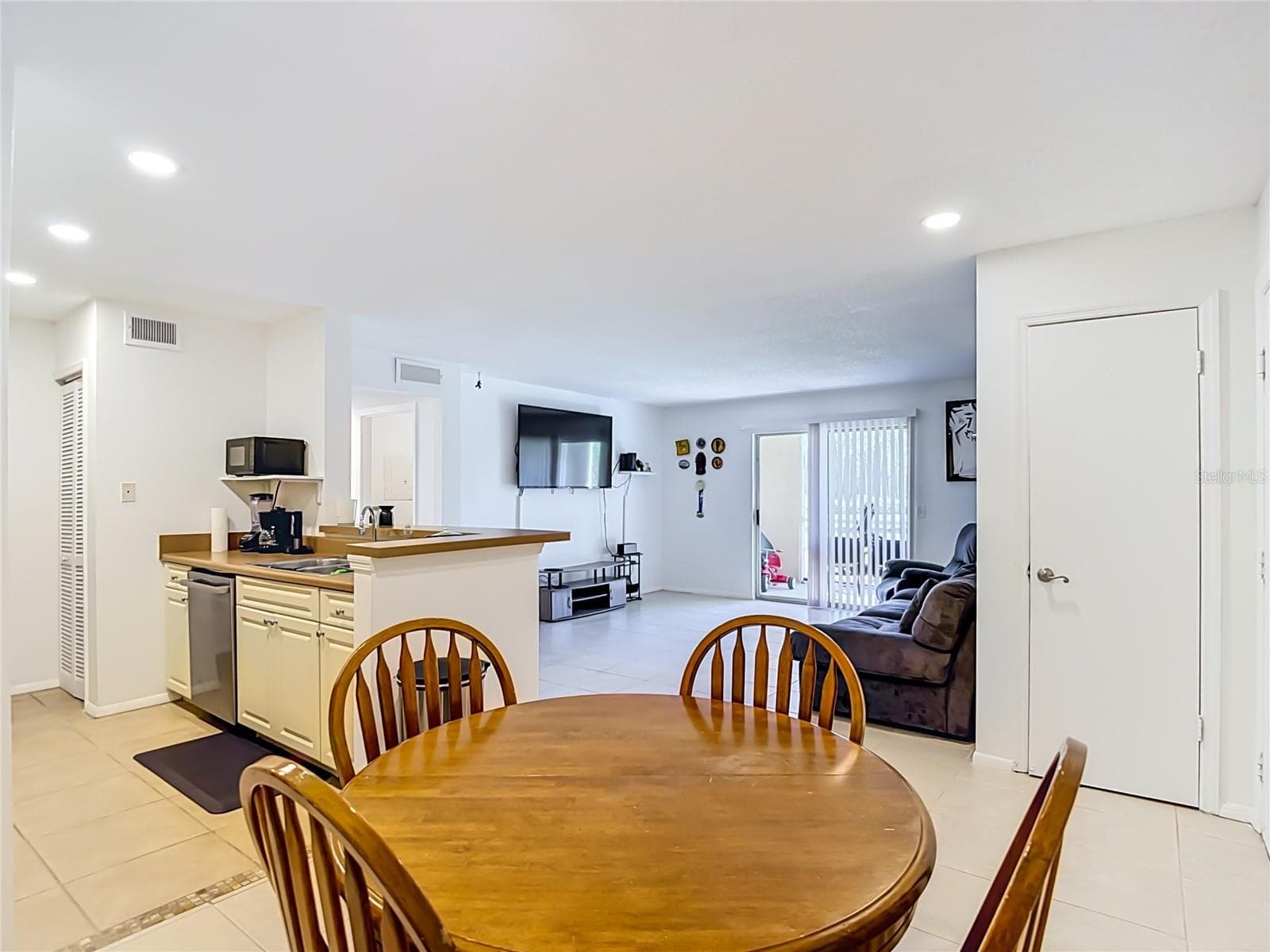 Condominium at 9481 HIGHLAND OAK DR #1202, TAMPA, photo 16 of 42