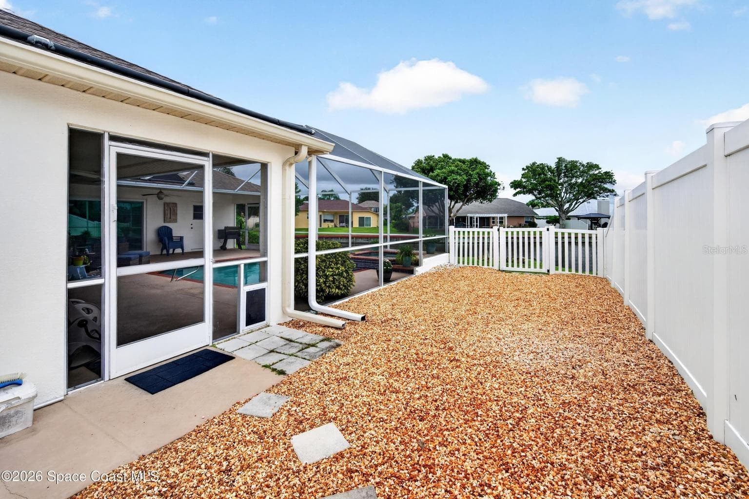 Private fenced side yard - 3726 SUNWARD DR, MERRITT ISLAND