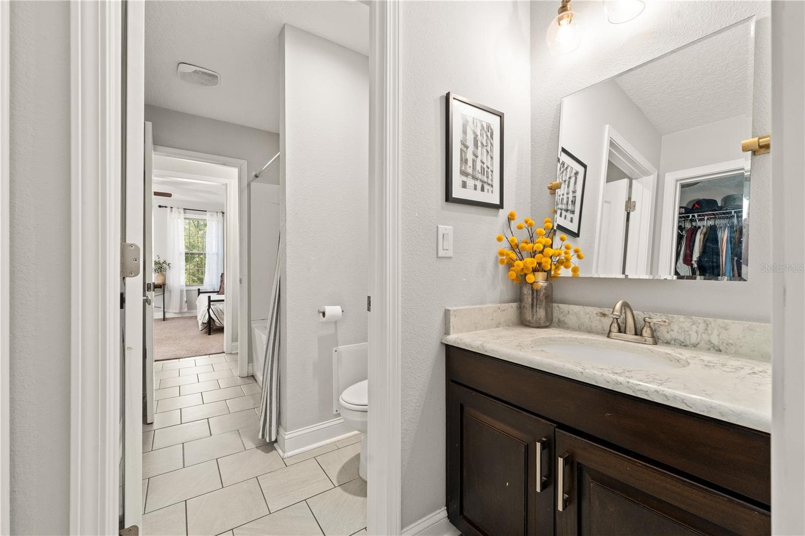 Jack & Jill Bath - 21324 NW 217TH DR, HIGH SPRINGS