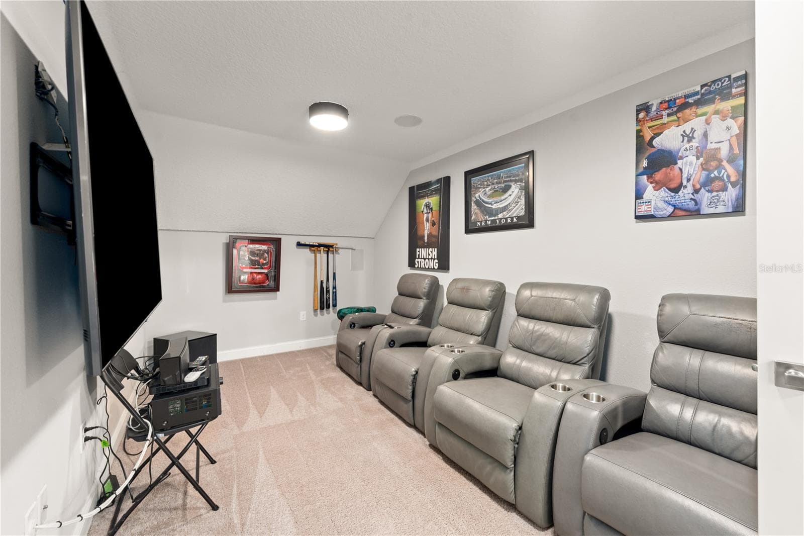 Media room - 21324 NW 217TH DR, HIGH SPRINGS