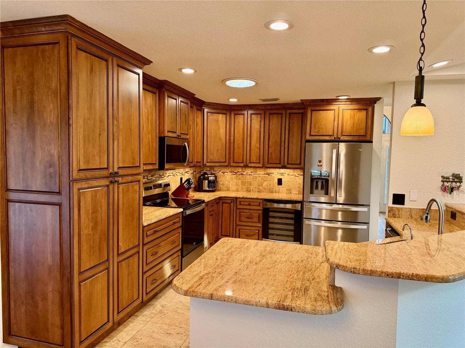 Wood Cabinets - 23411 MULLINS AVE, PORT CHARLOTTE