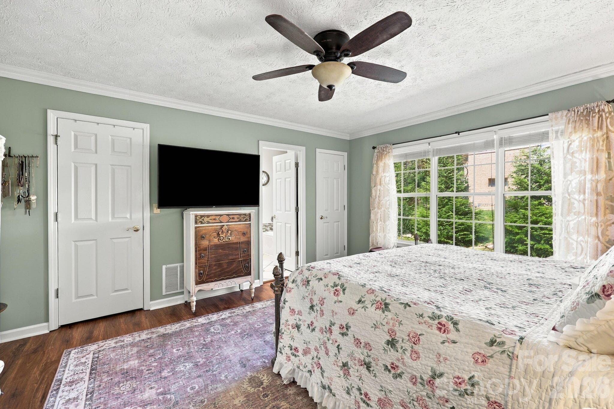 Single Family Residence at 6 Pebble Beach Court, Etowah, photo 17 of 38