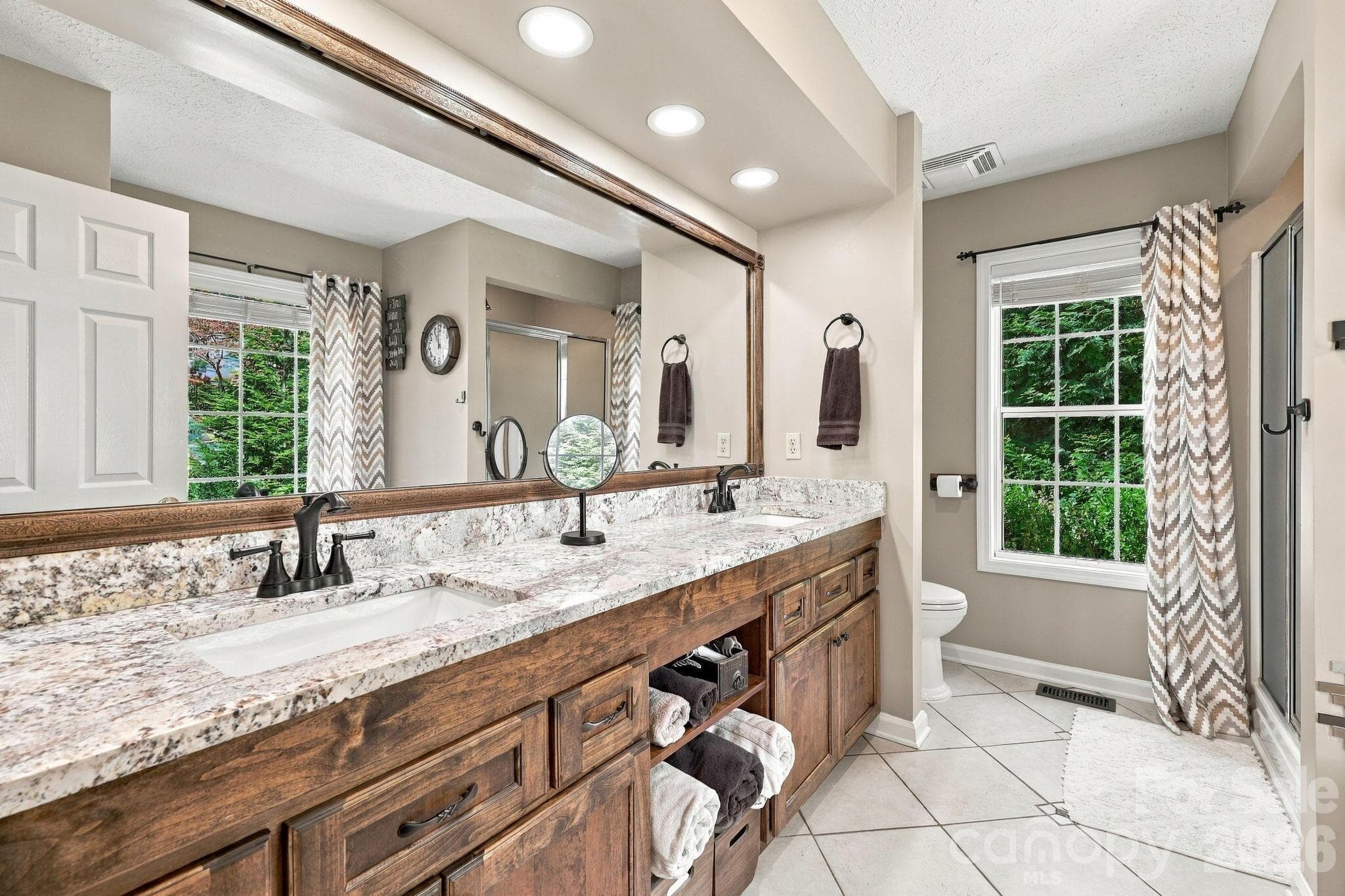 Single Family Residence at 6 Pebble Beach Court, Etowah, photo 19 of 38