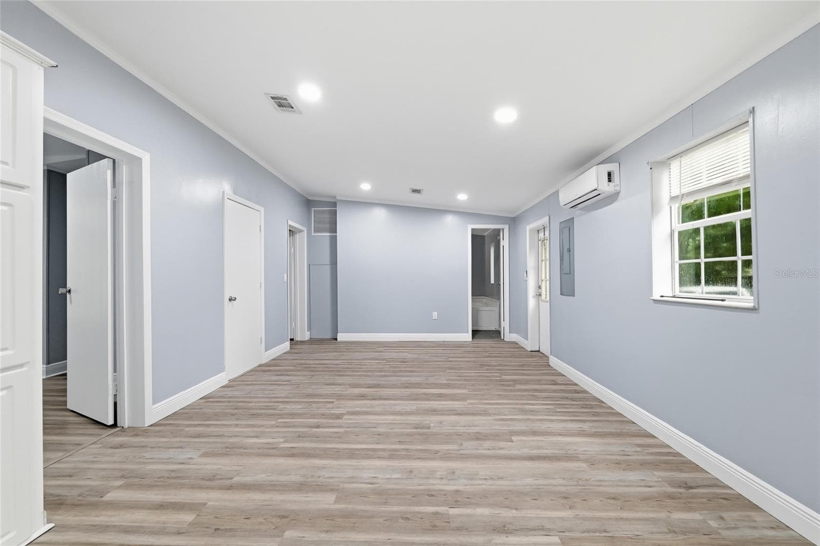 Manufactured Home at 12319 MEMORIAL HWY, TAMPA, photo 4 of 43
