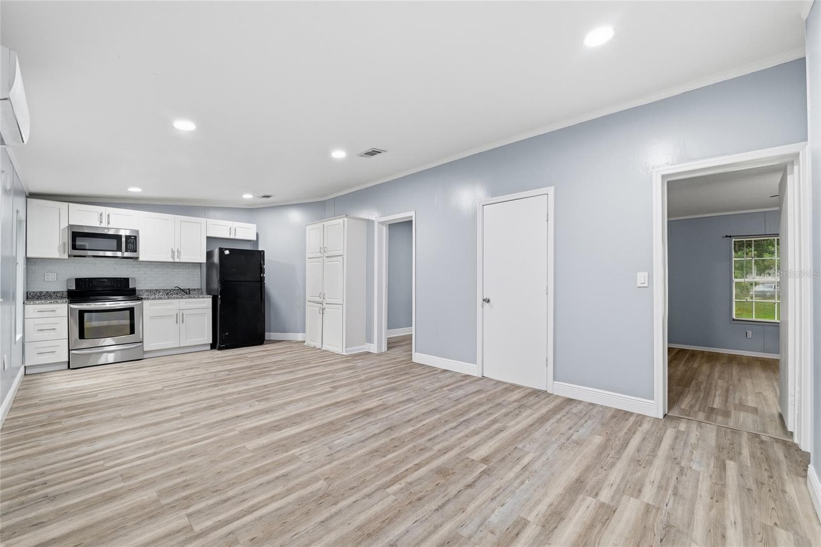Manufactured Home at 12319 MEMORIAL HWY, TAMPA, photo 5 of 43