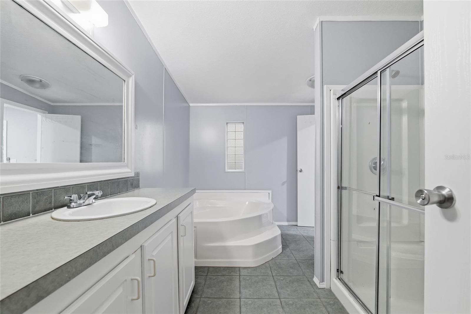 Manufactured Home at 12319 MEMORIAL HWY, TAMPA, photo 13 of 43