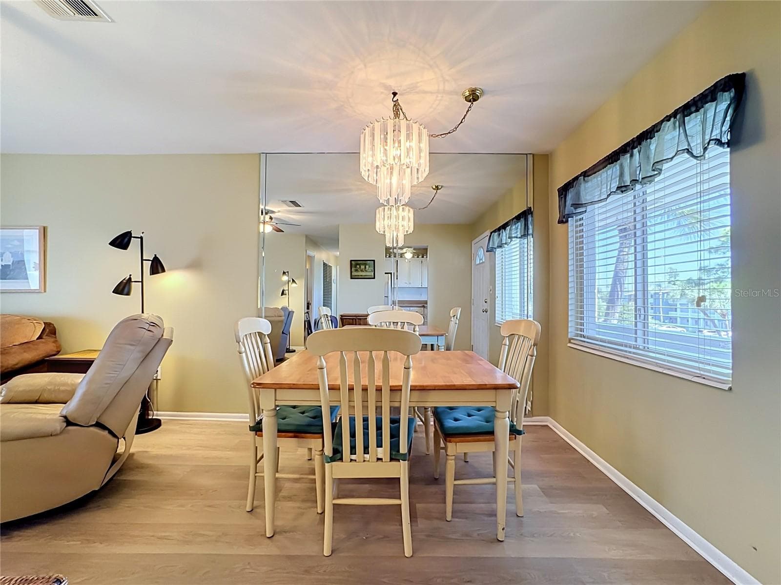 Dinning Room - 5898 17TH ST W #C31, BRADENTON