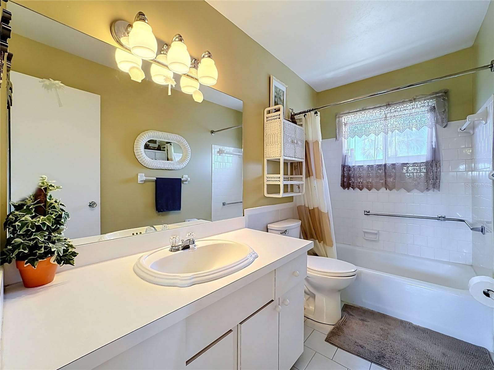 Main Bath With Tub & Shower - 5898 17TH ST W #C31, BRADENTON