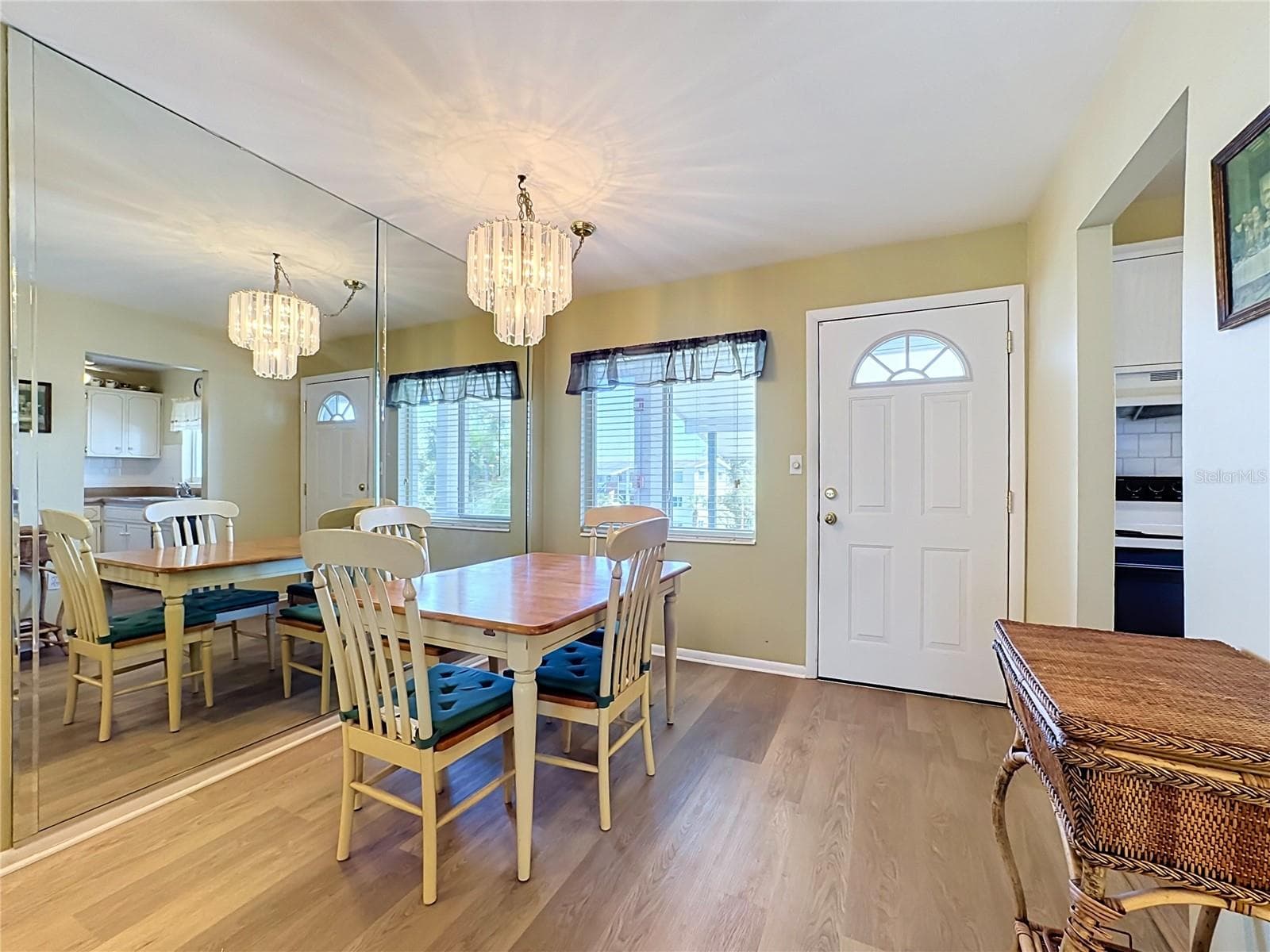 Mirrored Wall In Dinning Area - 5898 17TH ST W #C31, BRADENTON