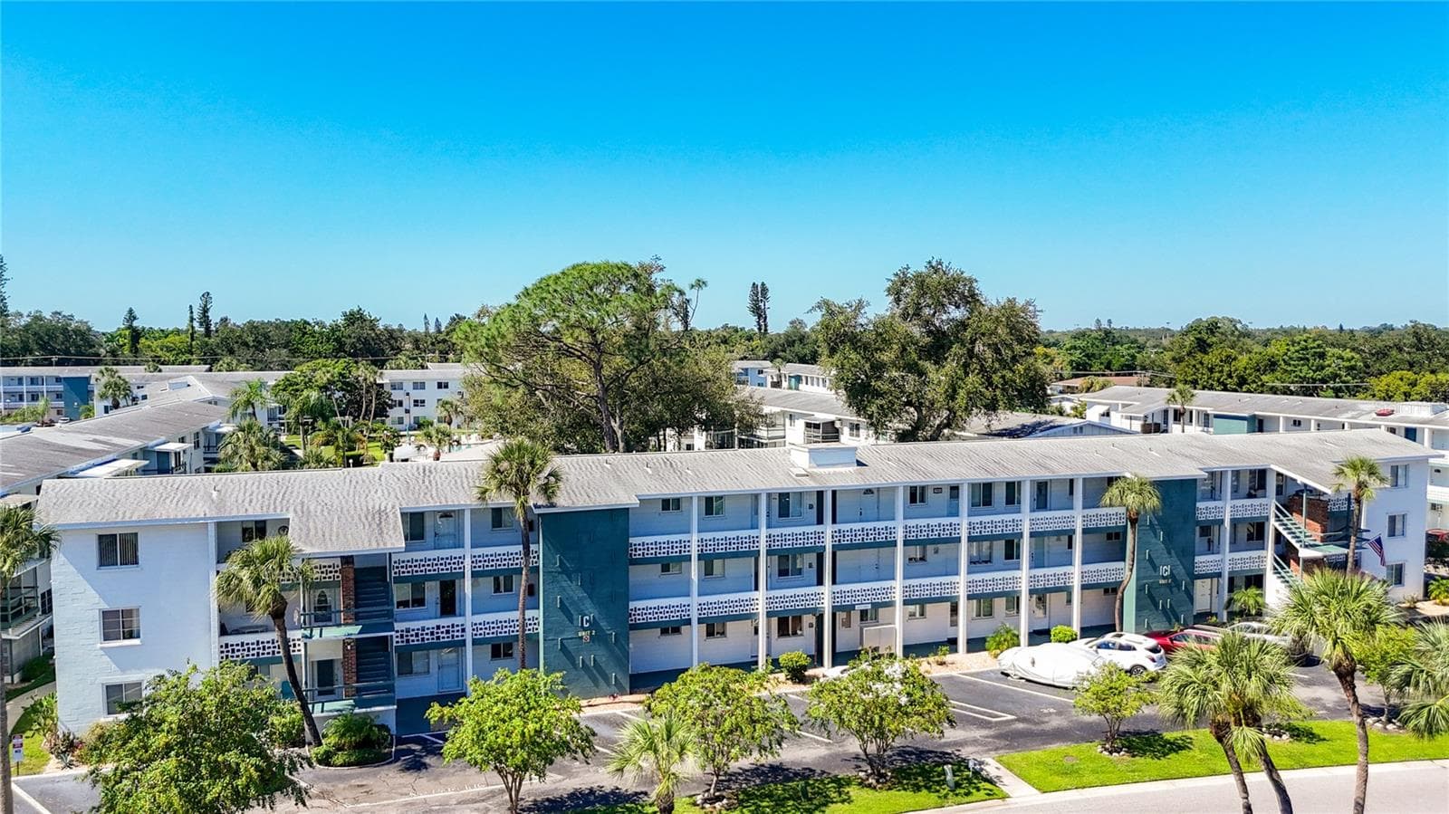 Desirable Top Floor Corner Unit - 5898 17TH ST W #C31, BRADENTON