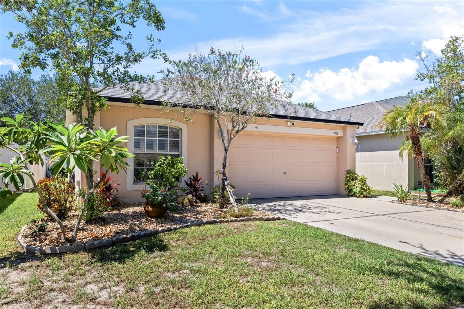 Single Family Residence at 1012 BRENTON LEAF DR, RUSKIN, photo 2 of 34
