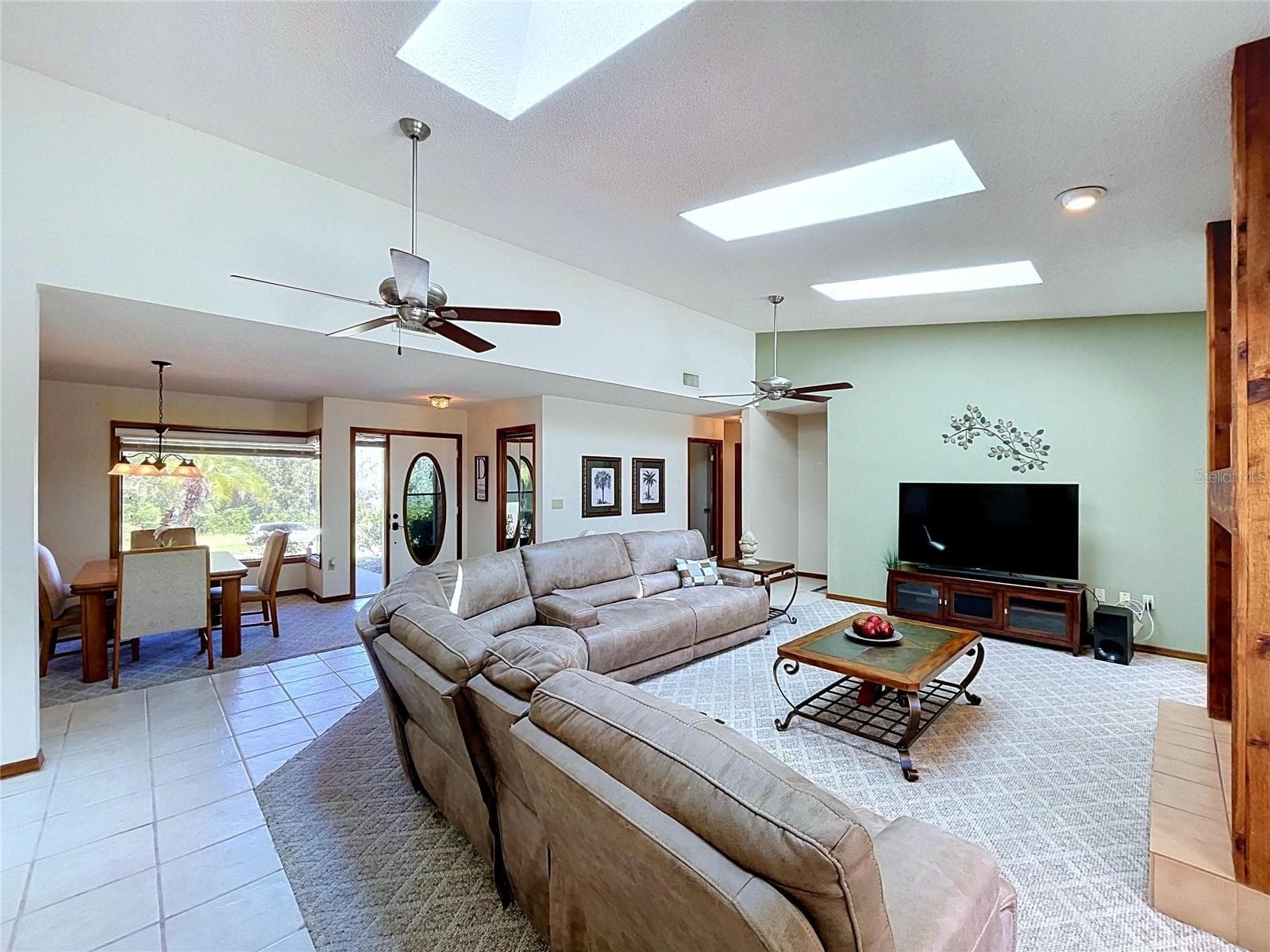 Single Family Residence at 154 ARCADIA AVE, SPRING HILL, photo 10 of 48