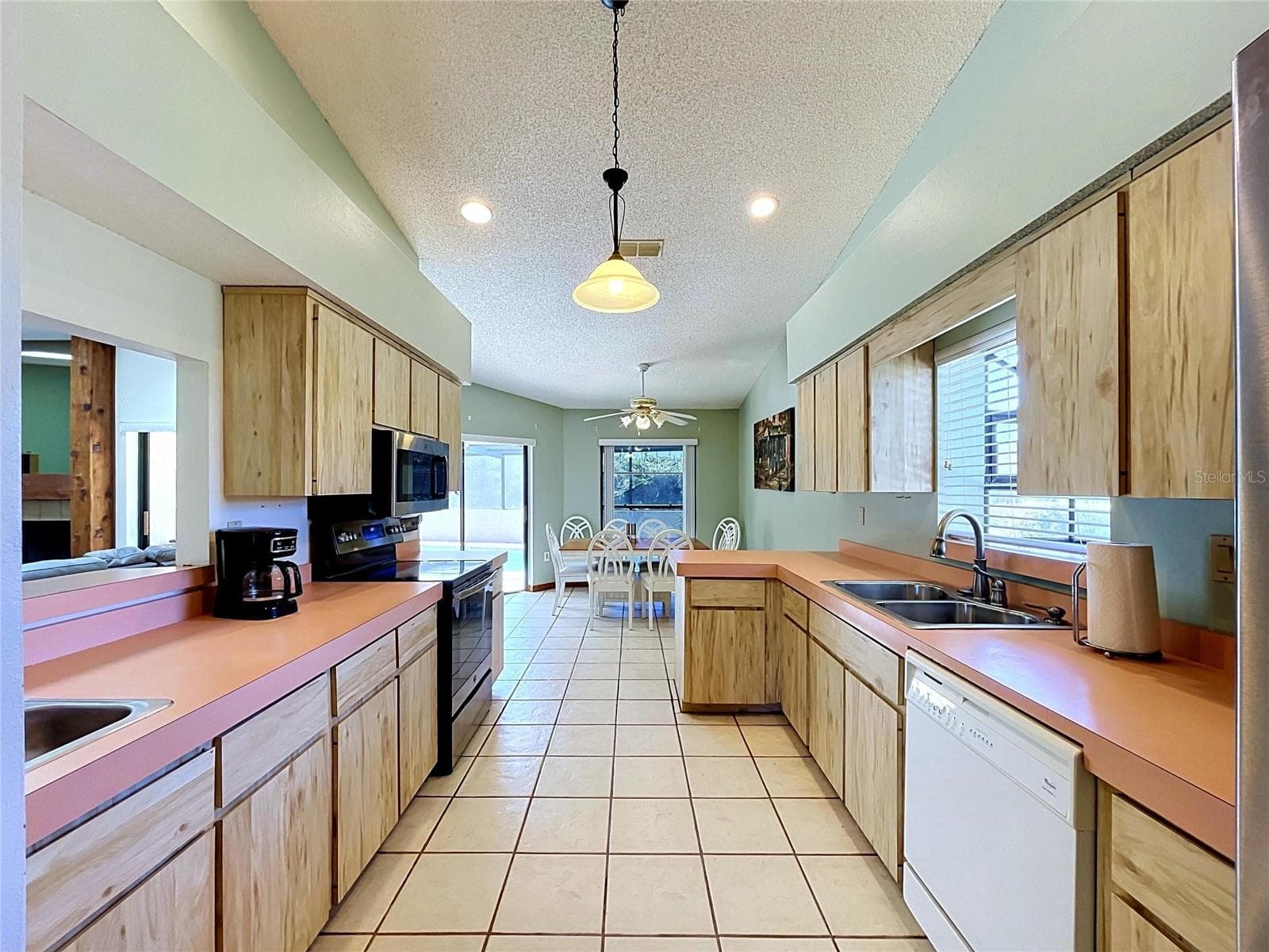 Single Family Residence at 154 ARCADIA AVE, SPRING HILL, photo 15 of 48