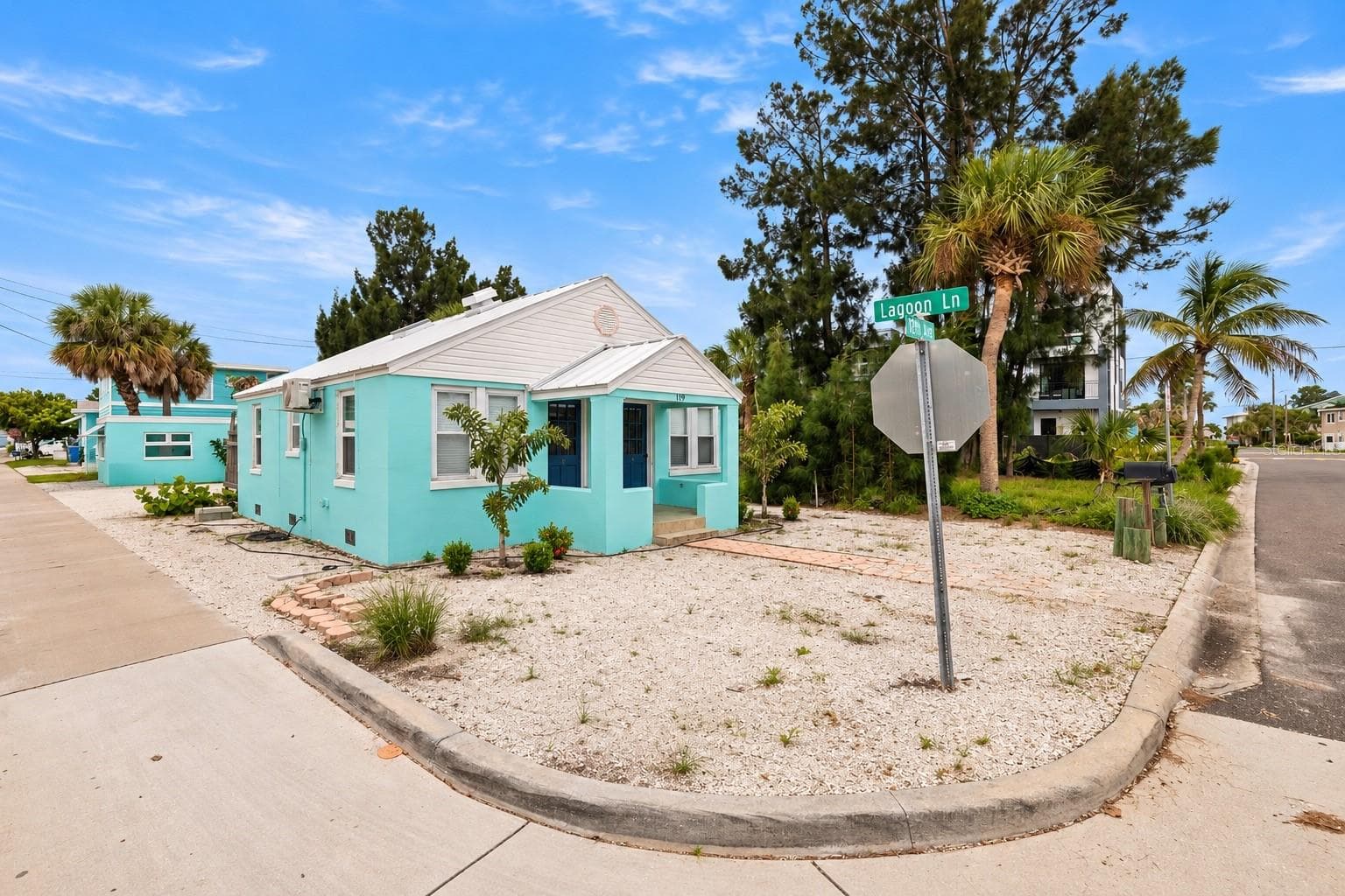 Triplex at 119 125TH AVE, TREASURE ISLAND, photo 2 of 32